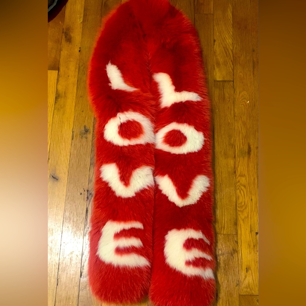 NEGOTIATE FUR BLOOD HONEY FOX FUR “LOVE SCARF” RED AND WHITE ONE SIZE FITS ALL